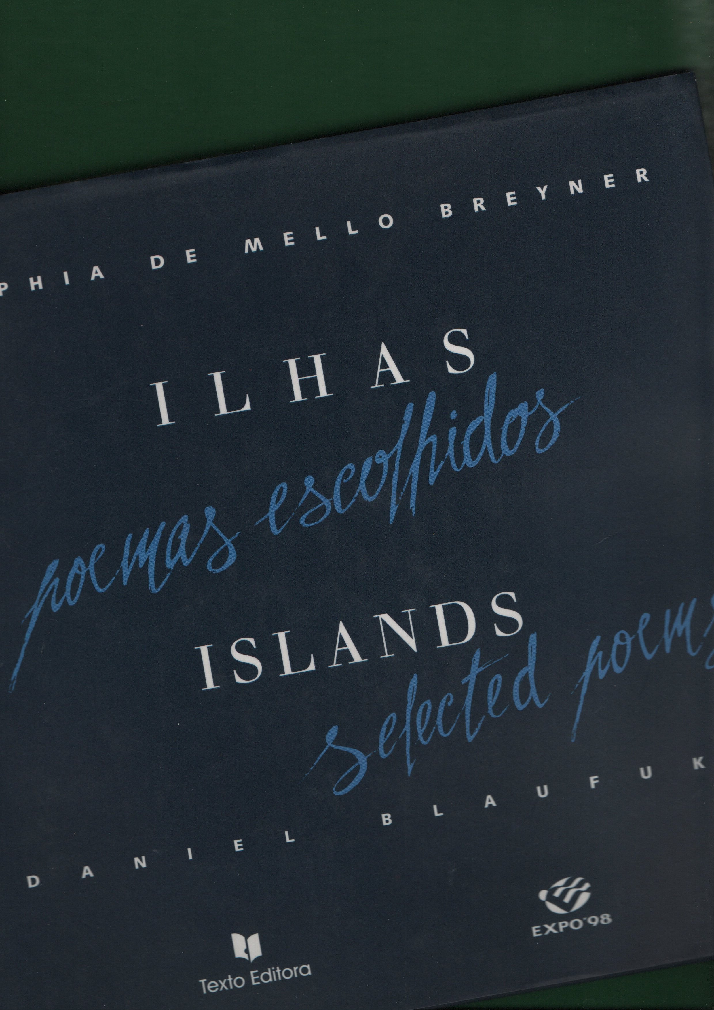 Ilhas / Islands: Selected Poems (1995)