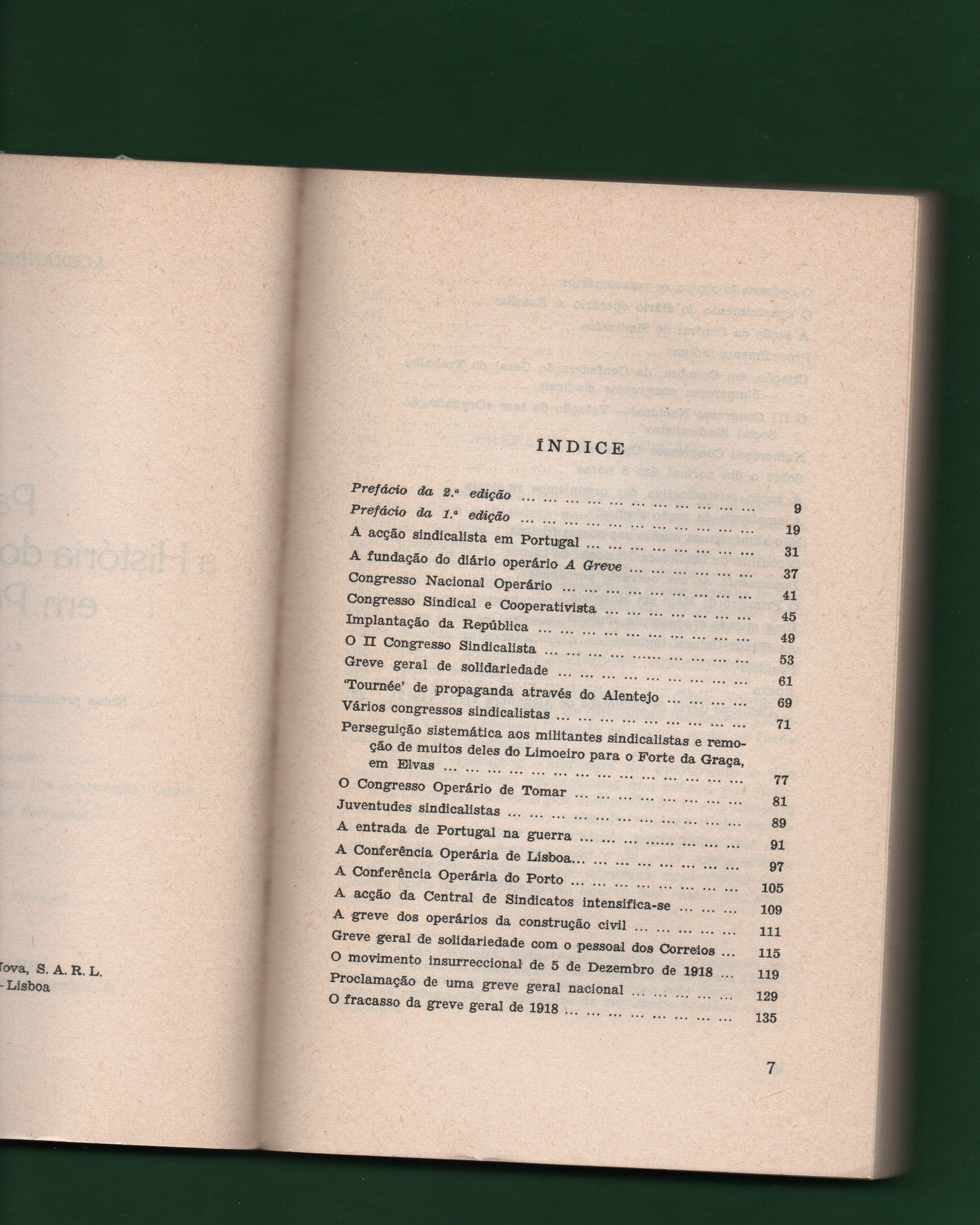 Table of contents of book in Portuguese on a green background