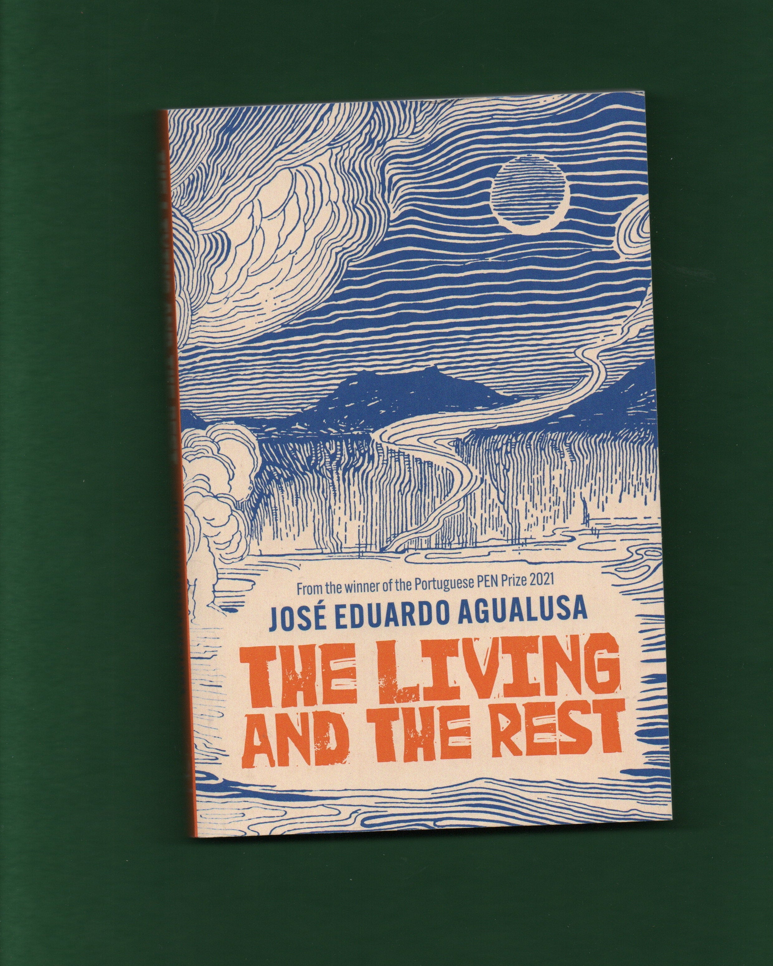 Book cover of 'The Living and the Rest' by Jose Eduardo Agualusa on a green background